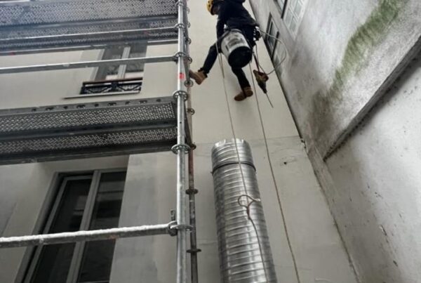 Installation conduit de ventilation en hauteur